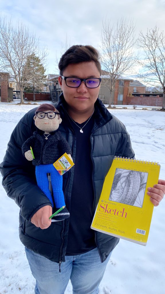 Custom amigurumi - Kid with drawing book