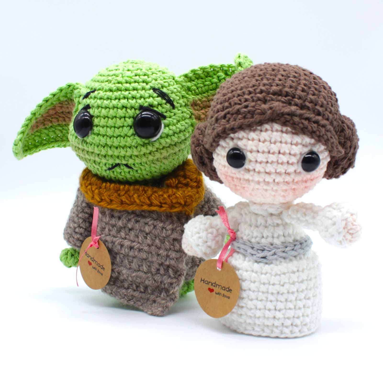 Princess Leia and baby Yoda amigurumis (Japanese crochet style).